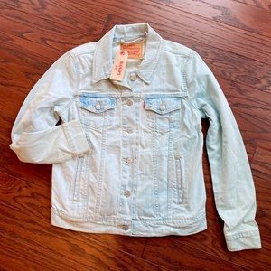 women's Levi's original trucker jean jacket /NWT